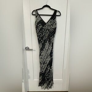 Vintage Y2K 100% Silk ice Beaded Floral Black and White Flowy Dress Size 8